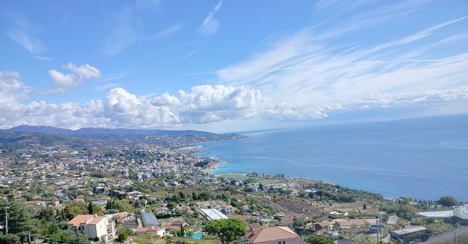 Settembre da record per il caldo in Liguria, 24 notti tropicali in provincia di Imperia, negli ultimi giorni i primi segnali d'autunno Settembre da record per il caldo in Liguria, 24 notti tropicali in provincia di Imperia, negli ultimi giorni i primi segnali d'autunno
