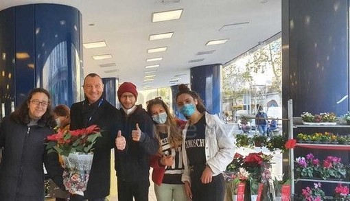 Sanremo: le 'Stelle di Natale' del Ruffini Aicardi conquistano anche Amadeus e Iva Zanicchi