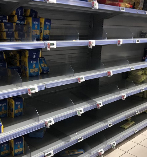 Allarme #Coronavirus: anche nella nostra provincia supermercati presi d'assalto e scaffali vuoti