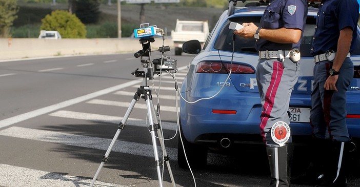 ‘Speed Marathon’, ecco la maratona della polizia stradale contro gli eccessi di velocità ‘Speed Marathon’, ecco la maratona della polizia stradale contro gli eccessi di velocità