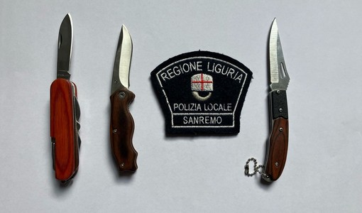 Sanremo, minacciava i passanti con un bastone in corso Garibaldi: fermato ed espulso cittadino irregolare