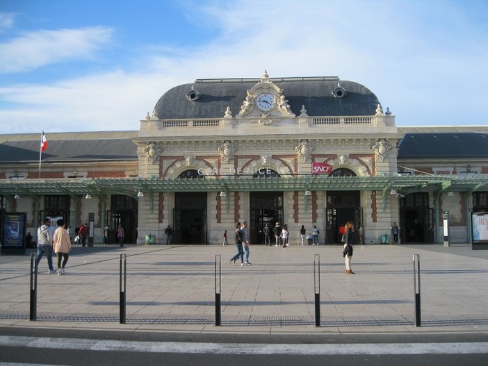 Per chi va in Francia in treno: attenzione, alla stazione di Nizza una banda di ladri giovanissimi