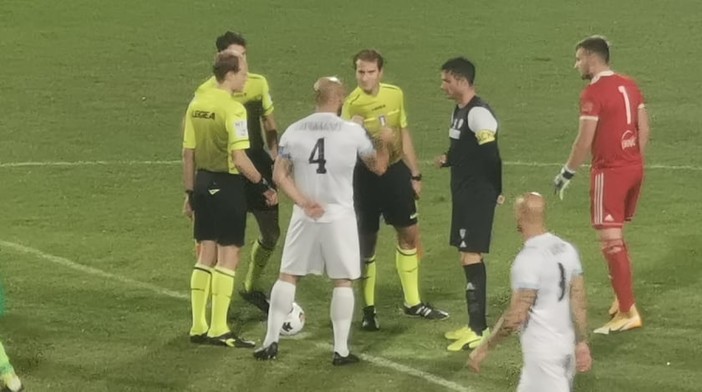 Calcio: clamoroso al 'Comunale', la Lavagnese vince 1-0 con la Sanremese punita da un rigore dubbio Calcio: clamoroso al 'Comunale', la Lavagnese vince 1-0 con la Sanremese punita da un rigore dubbio