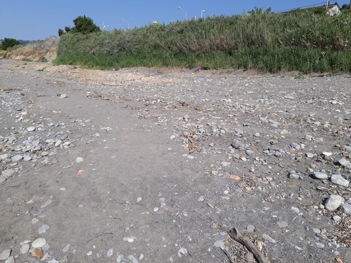 Riva Ligure, fabbricato rurale pericolante nella zona dei 'Mamelloni', ordinanza per l'immediato abbattimento Riva Ligure, fabbricato rurale pericolante nella zona dei 'Mamelloni', ordinanza per l'immediato abbattimento