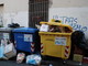 Sanremo: una montagna di spazzatura in piazza nota a ridosso della galleria Francia Sanremo: una montagna di spazzatura in piazza nota a ridosso della galleria Francia
