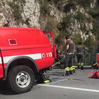 Ventimiglia: migrante disperso al 'passo della morte', localizzato con un drone verrà salvato con l'elicottero Ventimiglia: migrante disperso al 'passo della morte', localizzato con un drone verrà salvato con l'elicottero