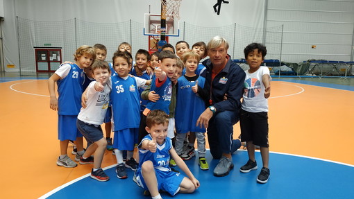 Pallacanestro: sabato scorso in Valle Armea a Sanremo l'esordio di molti bambini nel Sea Basket