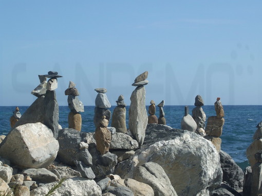 Sanremo: curiosa 'Stonehenge' alla foce del San Martino, un altro intervento di un nostro lettore Sanremo: curiosa 'Stonehenge' alla foce del San Martino, un altro intervento di un nostro lettore
