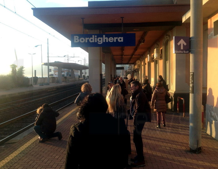 Il “paradosso ligure”: siglato accordo Regione e Trenitalia per trasporto biciclette gratis in treno, ma intanto sempre più tagli ai convogli