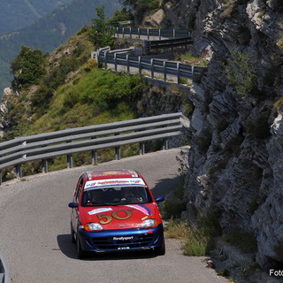 Automobilismo: i risultati della 4a prova della 'Sei100Cup 2012' al Rally delle Valli Imperiesi Automobilismo: i risultati della 4a prova della 'Sei100Cup 2012' al Rally delle Valli Imperiesi