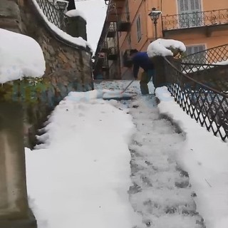 Tempo di neve: ecco come nella vicina Ormea si rimuove la coltre bianca, con il vecchio 'biale' (Video) Tempo di neve: ecco come nella vicina Ormea si rimuove la coltre bianca, con il vecchio 'biale' (Video)