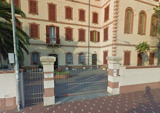 Migranti ospitati al Seminario di Bordighera: intervista di Enzo Iorio alla insegnante Monica Di Rocco Migranti ospitati al Seminario di Bordighera: intervista di Enzo Iorio alla insegnante Monica Di Rocco