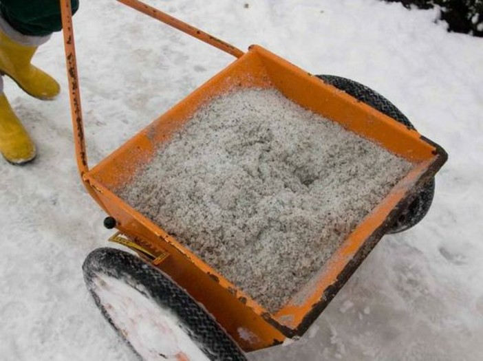 Imperia: temperature che arriveranno sotto lo zero, il Comune predispone lo spargimento di sale