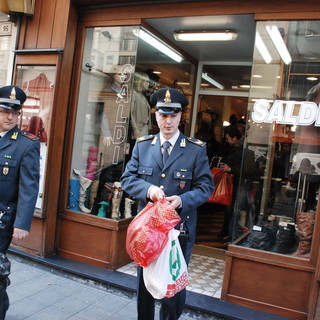 Sanremo: operazione anti marchi contraffatti questa mattina da parte della Guardia di Finanza