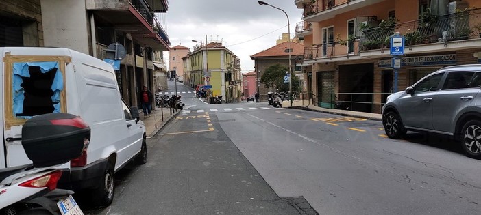 Sanremo: mancanza di segnaletica orizzontale in via Dante Alighieri, la segnalazione di un cittadino Sanremo: mancanza di segnaletica orizzontale in via Dante Alighieri, la segnalazione di un cittadino