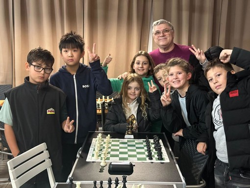 Torneo di scacchi, sfida tra i bambini di Camporosso e di Perinaldo (Foto) Torneo di scacchi, sfida tra i bambini di Camporosso e di Perinaldo (Foto)