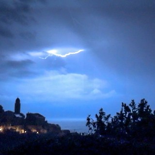 Cervo: le spettacolari immagini del temporale di ieri ed i consigli del fotografo Marcello Nan che le ha scattate