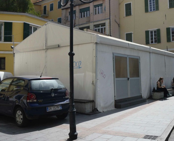 Imperia: tensostruttura dell'ex mercato di piazza Ricci affidata a Imperia Rugby e Maurina Imperia: tensostruttura dell'ex mercato di piazza Ricci affidata a Imperia Rugby e Maurina
