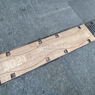 La targa dei Måneskin in via Matteotti