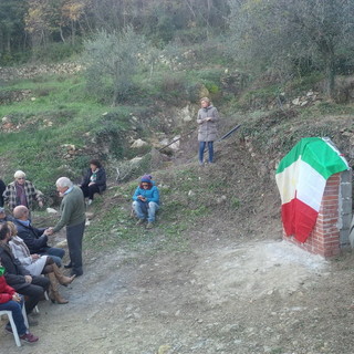 Diano Castello: scoperta oggi una targa ricordo vicino al 'Casone' di località Bestagno Magaietto