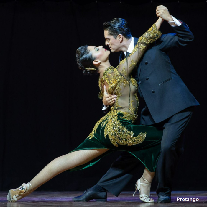 Edwin Espinosa ed Alexa Yepes Arboleda a villa Ormond di Sanremo all'evento 'Spring Tango Meeting' Edwin Espinosa ed Alexa Yepes Arboleda a villa Ormond di Sanremo all'evento 'Spring Tango Meeting'