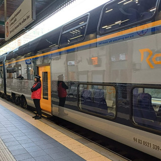 Trenitalia (Gruppo FS), Liguria: Più di 380 collegamenti al giorno e una rete di assistenza potenziata per l’estate Trenitalia (Gruppo FS), Liguria: Più di 380 collegamenti al giorno e una rete di assistenza potenziata per l’estate
