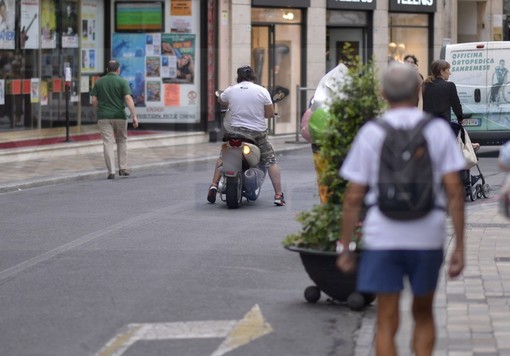 Sanremo: non gradito da una lettrice il ritorno di 'Maradona' "Deve essere espulso dal Territorio Nazionale!"