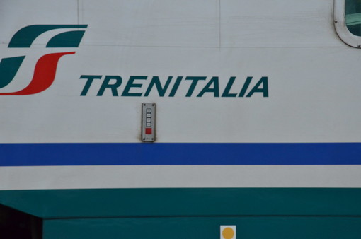 San Lorenzo al Mare: guasto al locomotore di un treno che rimane fermo qualche minuto in galleria