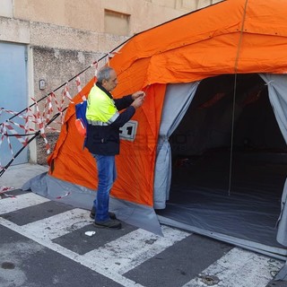 Sanremo: 41enne deve fare iniezioni a casa ma la moglie non trova nessuno per farle e lancia un appello