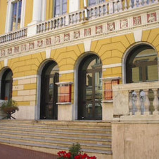 Imperia: giovedì al Cavour 4 amici speciali fanno gli auguri a Rosario Bonaccorso