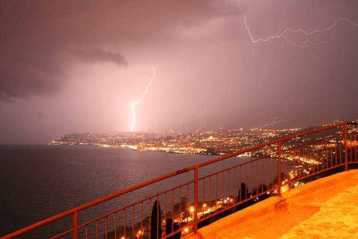 Sanremo: due lettori segnalano l'assenza di energia elettrica fino alle 7 di stamattina