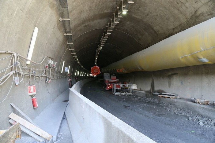 Confine Liguria-Piemonte: procedono con l'uso di esplosivo le attività di scavo nel nuovo tunnel di Tenda