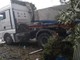 Imperia: dimentica il freno a mano ad un Tir che finisce sul piazzale di un condominio, alcune auto distrutte (Foto e Video)
