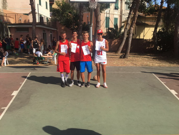 Pallacanestro: risultati e foto del torneo 3c3 'Scrocighera' al campetto all'aperto di Villa Palmizi