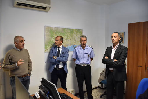 La visita del consigliere Sindoni al comando della Polizia Municipale