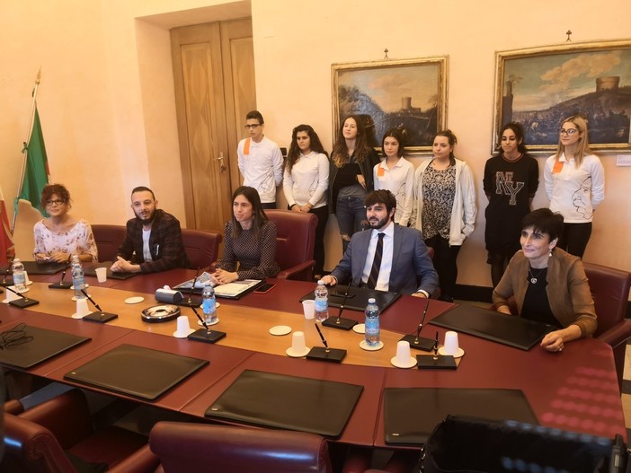 Imperia: Teatro del Mare, annullati gli spettacoli di Las Valentinas e Saverio Raimondo