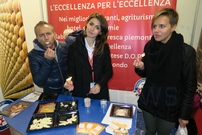 Anche la Latte Alberti ha partecipato alla Turin Marathon: tra i tanti sportivi, una grande campionessa Emma Quaglia Anche la Latte Alberti ha partecipato alla Turin Marathon: tra i tanti sportivi, una grande campionessa Emma Quaglia