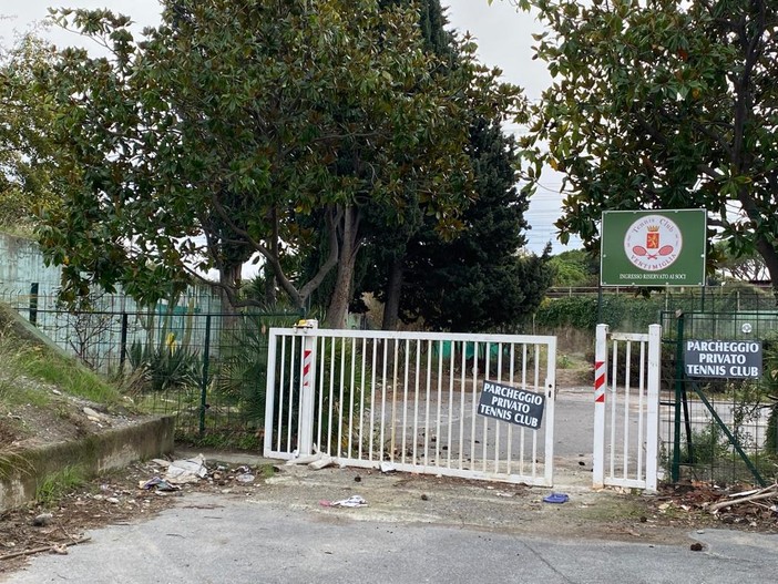 Tennis Club Ventimiglia chiuso, Scullino: "La documentazione non era in regola" (Foto) Tennis Club Ventimiglia chiuso, Scullino: "La documentazione non era in regola" (Foto)