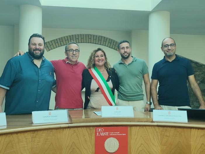 Rilanciare lo sviluppo in val Verbone e creare sbocchi occupazionali: Ventimiglia lancia il progetto "Tesori del Ponente" (Foto e video) Rilanciare lo sviluppo in val Verbone e creare sbocchi occupazionali: Ventimiglia lancia il progetto "Tesori del Ponente" (Foto e video)