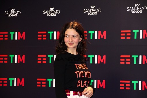 La "generazione Greta" di Tecla Insolia a Sanremo: "Ragazze, non fatevi umiliare dai vostri coetanei"