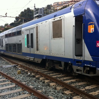 Francia: traffico ferroviario sospeso per un paio d'ore a Cap D'Ail per un sospetto pacco bomba in stazione