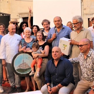 Castelvittorio: edizione record per la 53° edizione della Festa del Turtun. (Foto) Castelvittorio: edizione record per la 53° edizione della Festa del Turtun. (Foto)