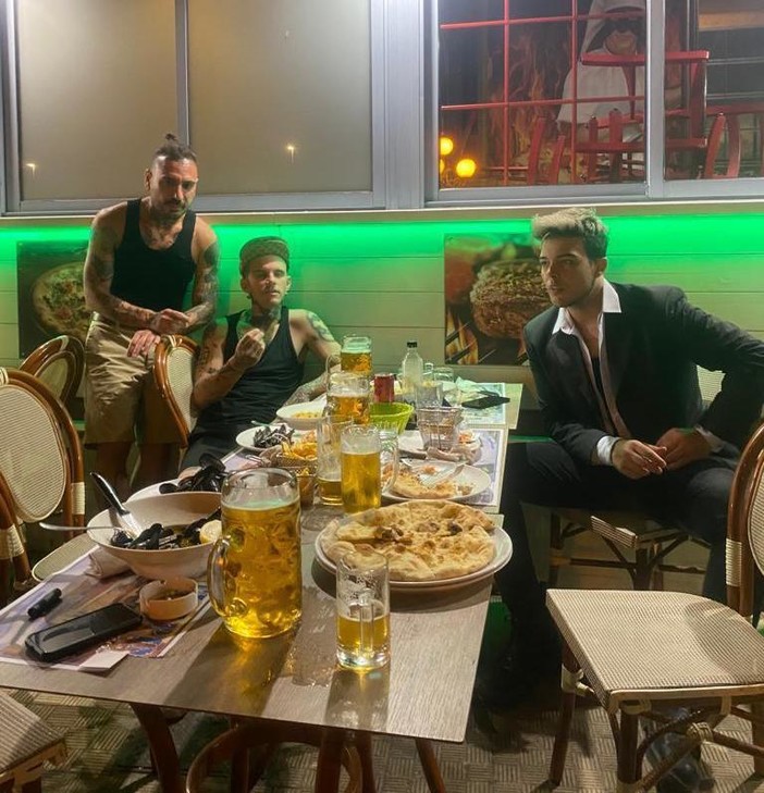 Sanremo: per i The Kolors cena sul porto prima del concerto di questa sera a Pian di Nave (Foto)