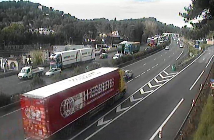 Incidente stanotte sull'autostrada in Francia a Villeneuve Loubet: lunghe code in entrambi i sensi Incidente stanotte sull'autostrada in Francia a Villeneuve Loubet: lunghe code in entrambi i sensi