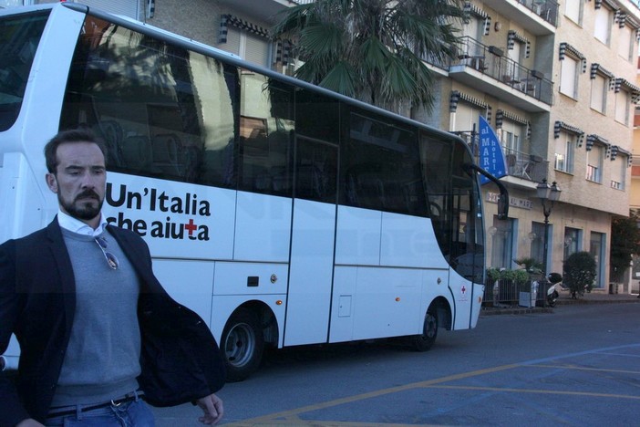 Alassio: tra poco il trasferimento dei turisti piemontesi, Toti "Abbiamo raggiunto un ottimo risultato" (Foto e Video) Alassio: tra poco il trasferimento dei turisti piemontesi, Toti "Abbiamo raggiunto un ottimo risultato" (Foto e Video)