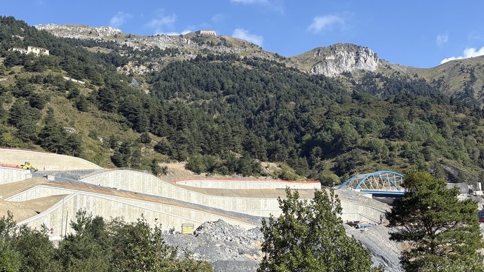 Da oggi stop al traffico per consentire il completamento dei lavori sul versante francese del Tunnel Da oggi stop al traffico per consentire il completamento dei lavori sul versante francese del Tunnel