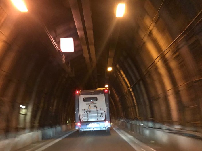 Viabilità: nuovi lavori di manutenzione nel tunnel di Tenda, chiusure notturne a partire dalla serata di oggi Viabilità: nuovi lavori di manutenzione nel tunnel di Tenda, chiusure notturne a partire dalla serata di oggi