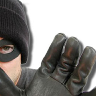 Taggia: ladri in azione in tre aziende in zona Prati e Pescine