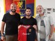 Nella foto il Direttore Generale giallorossoblu Francesco Bregolin, l'attaccante Tselepis e il Direttore Sportivo Salvatore Curri