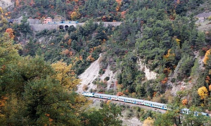 Il treno della Val Roja si allarga alla Svizzera, l'opinione favorevole di un lettore Il treno della Val Roja si allarga alla Svizzera, l'opinione favorevole di un lettore